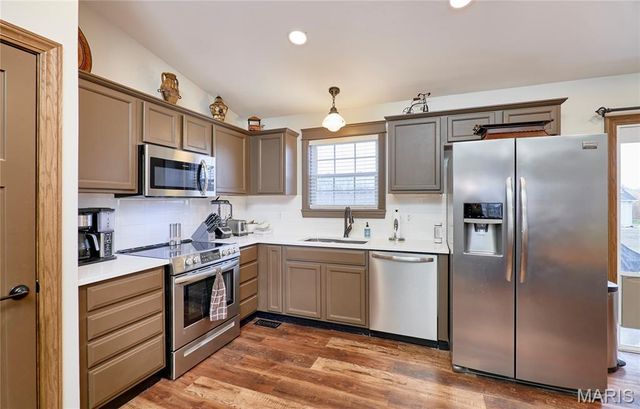 100 Robin Hood Drive, Troy, MO 63379