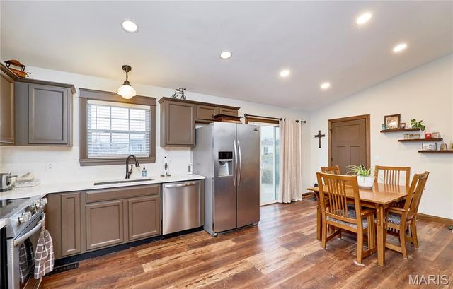 100 Robin Hood Drive, Troy, MO 63379