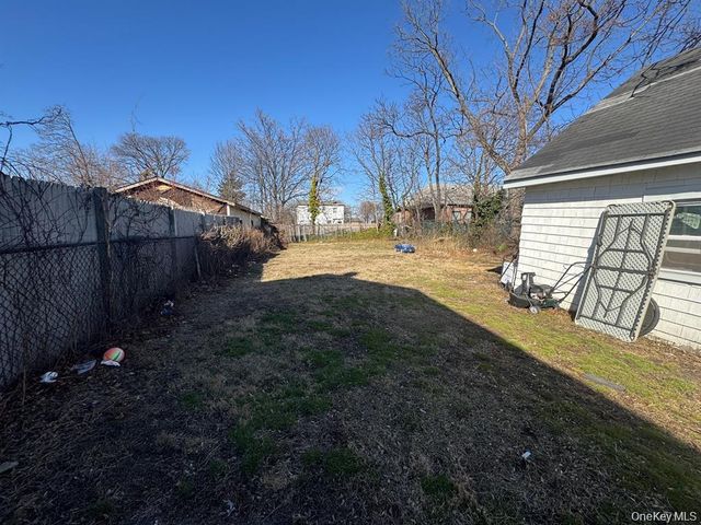 37 Maple Avenue, Hempstead, NY 11550