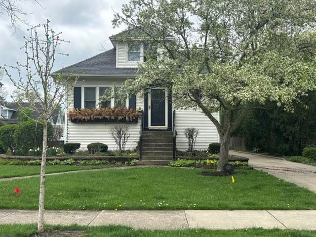 200 N Geneva Avenue, Elmhurst, IL 60126