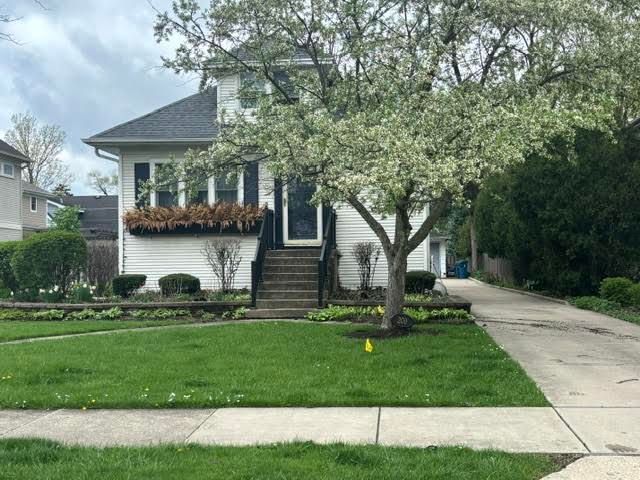200 N Geneva Avenue, Elmhurst, IL 60126