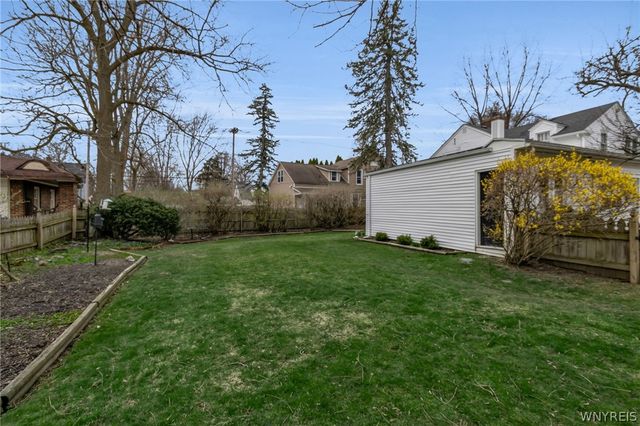 4265 Main Street, Amherst, NY 14226
