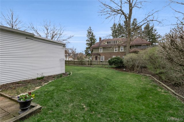 4265 Main Street, Amherst, NY 14226