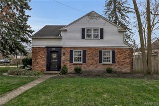 4265 Main Street, Amherst, NY 14226