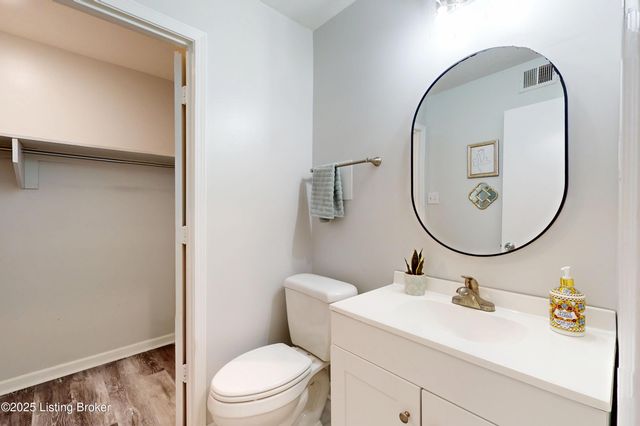 2300 Dundee Rd APT 2, Louisville, KY 40205