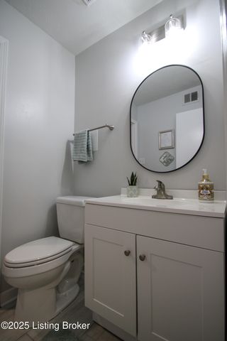 2300 Dundee Rd APT 2, Louisville, KY 40205