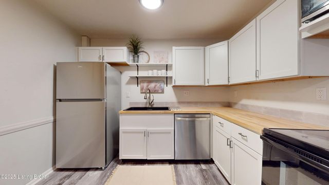 2300 Dundee Rd APT 2, Louisville, KY 40205