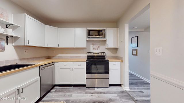 2300 Dundee Rd APT 2, Louisville, KY 40205