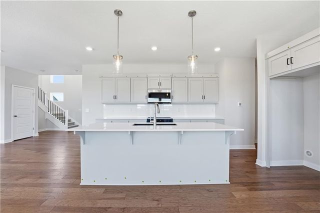 409 Woodview Drive, Raymore, MO 64083