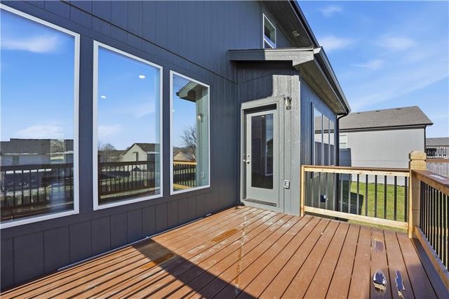 409 Woodview Drive, Raymore, MO 64083