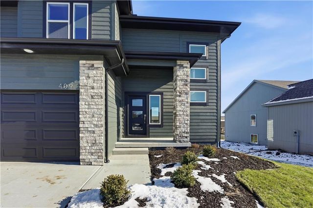 409 Woodview Drive, Raymore, MO 64083