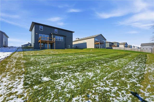 409 Woodview Drive, Raymore, MO 64083