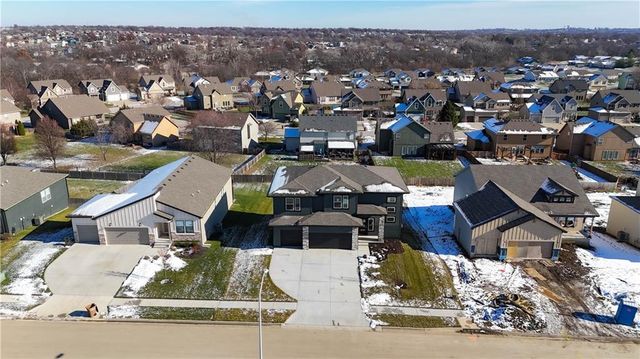409 Woodview Drive, Raymore, MO 64083