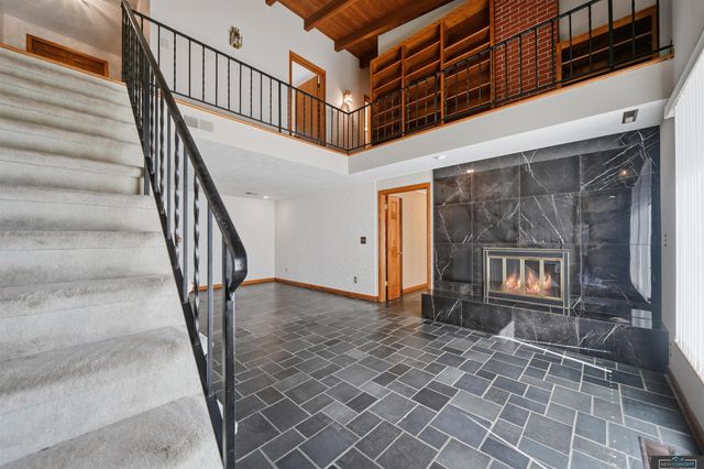 7803 Northshore Drive, Lincoln, NE 68516