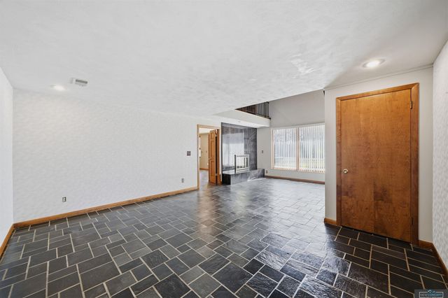 7803 Northshore Drive, Lincoln, NE 68516