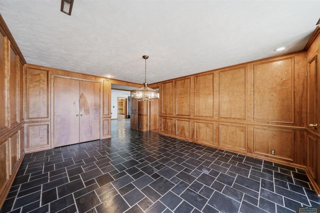 7803 Northshore Drive, Lincoln, NE 68516