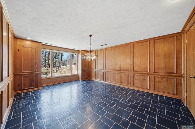 7803 Northshore Drive, Lincoln, NE 68516