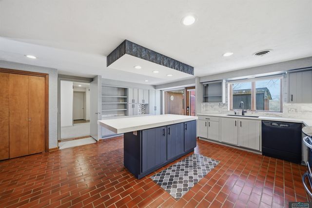 7803 Northshore Drive, Lincoln, NE 68516