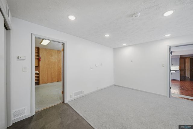 7803 Northshore Drive, Lincoln, NE 68516