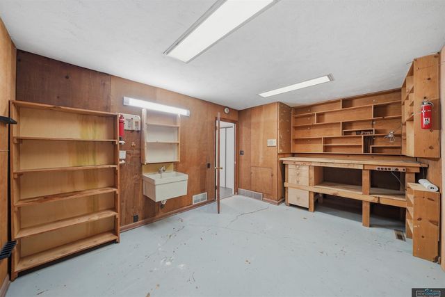 7803 Northshore Drive, Lincoln, NE 68516