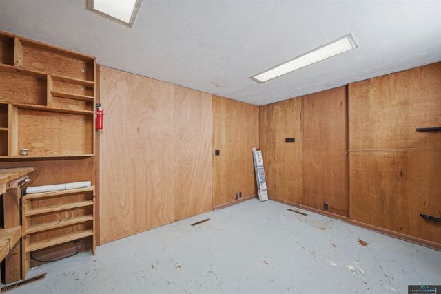 7803 Northshore Drive, Lincoln, NE 68516