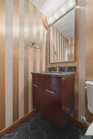 7803 Northshore Drive, Lincoln, NE 68516