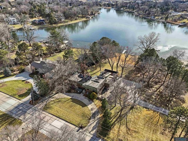 7803 Northshore Drive, Lincoln, NE 68516