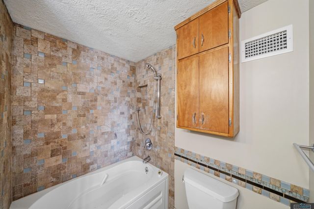 7803 Northshore Drive, Lincoln, NE 68516