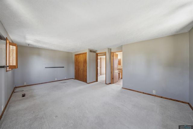 7803 Northshore Drive, Lincoln, NE 68516