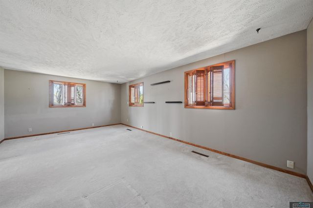 7803 Northshore Drive, Lincoln, NE 68516