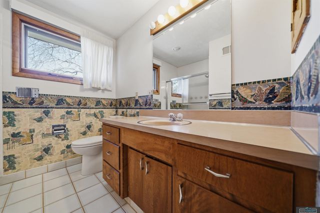 7803 Northshore Drive, Lincoln, NE 68516