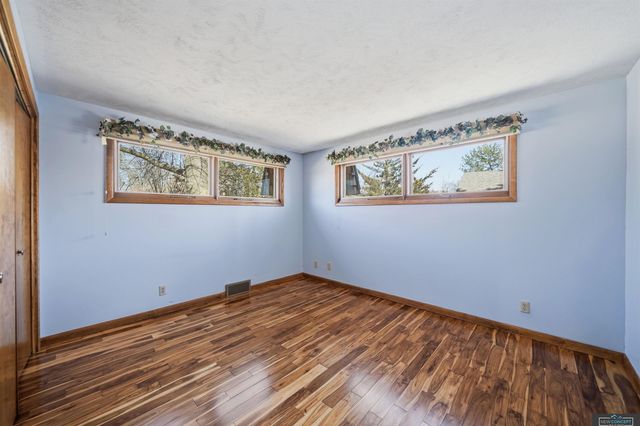 7803 Northshore Drive, Lincoln, NE 68516