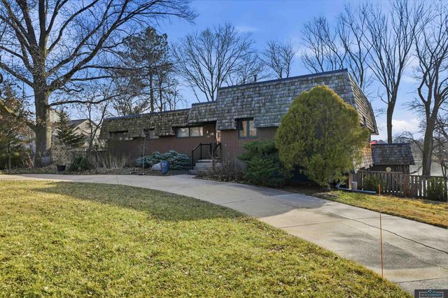 7803 Northshore Drive, Lincoln, NE 68516