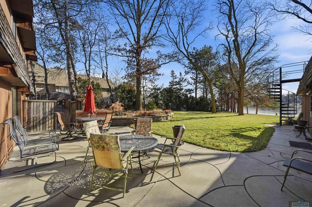 7803 Northshore Drive, Lincoln, NE 68516