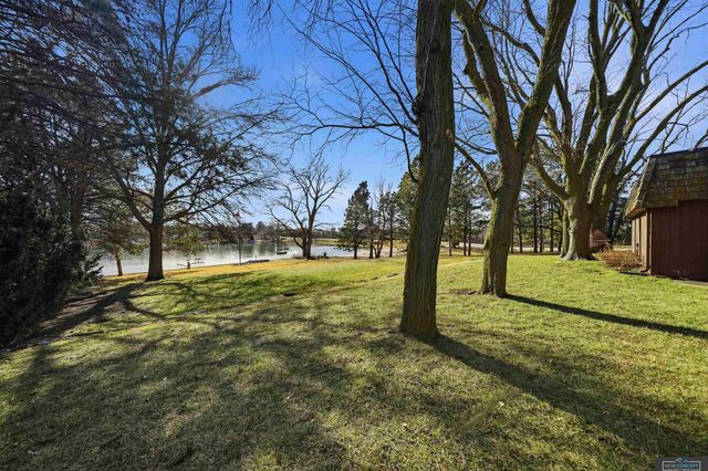 7803 Northshore Drive, Lincoln, NE 68516