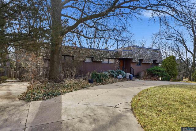 7803 Northshore Drive, Lincoln, NE 68516