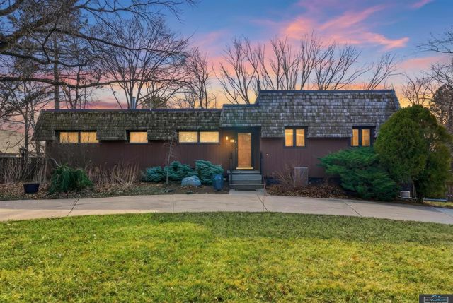 7803 Northshore Drive, Lincoln, NE 68516