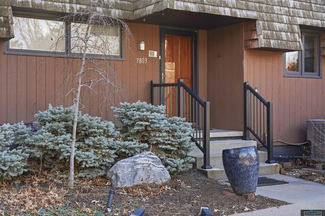 7803 Northshore Drive, Lincoln, NE 68516