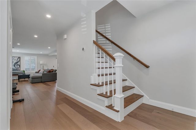 28 Ashley Street, Cranston, RI 02920