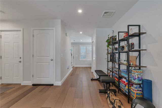 28 Ashley Street, Cranston, RI 02920