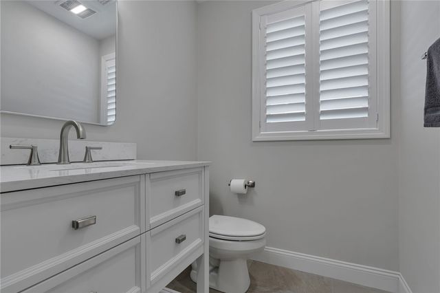 28 Ashley Street, Cranston, RI 02920