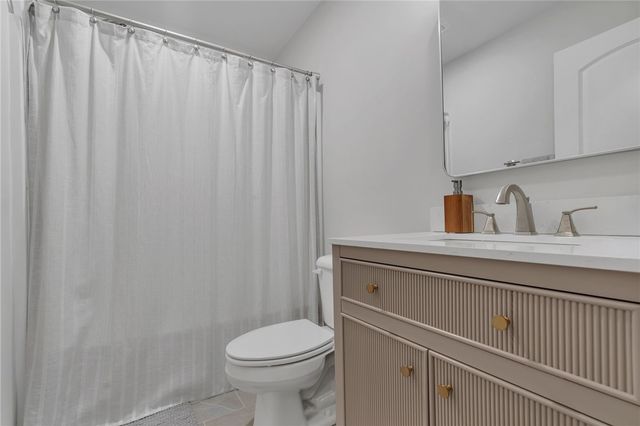 28 Ashley Street, Cranston, RI 02920