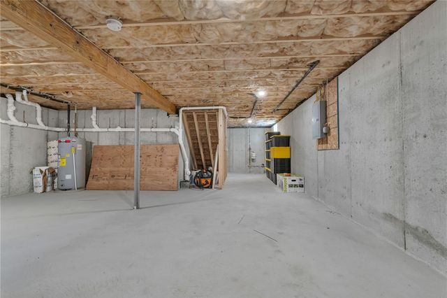 28 Ashley Street, Cranston, RI 02920