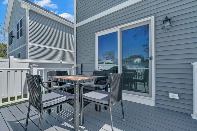 28 Ashley Street, Cranston, RI 02920