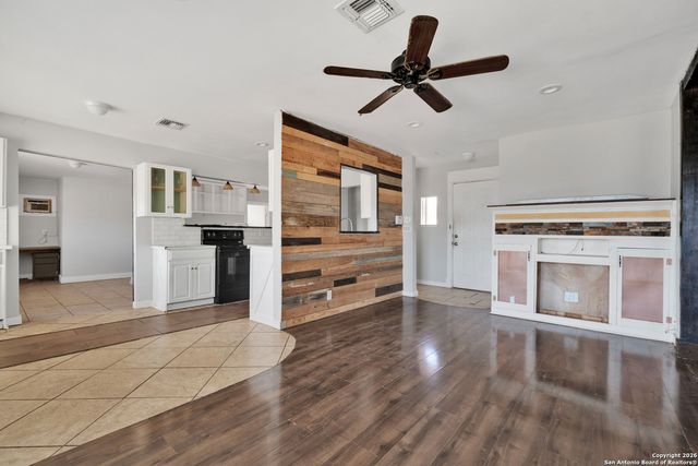 8118 Whistler, San Antonio, TX 78239