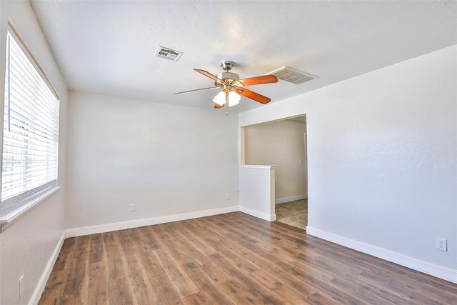 939 NW 5th Street, Moore, OK 73160
