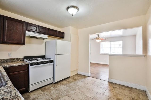 939 NW 5th Street, Moore, OK 73160