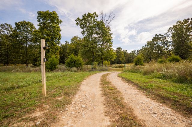 3644 State Highway Ww, Aurora, MO 65605