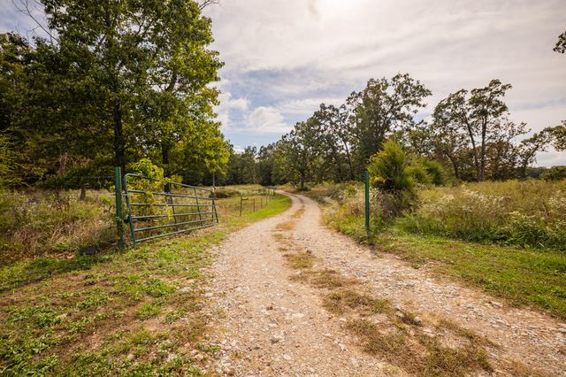 3644 State Highway Ww, Aurora, MO 65605