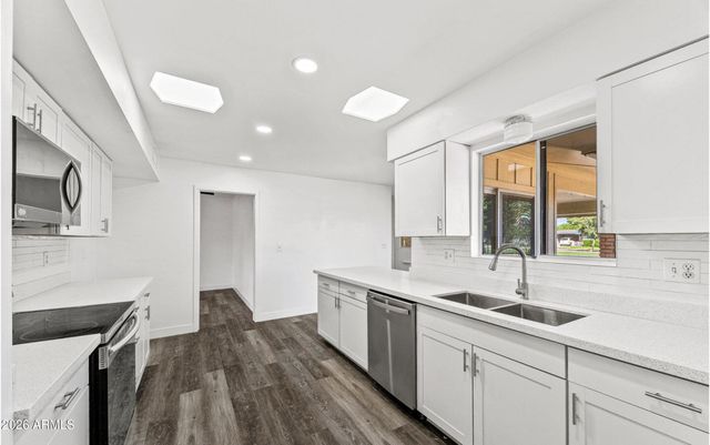 10927 W PEORIA Avenue, Sun City, AZ 85351